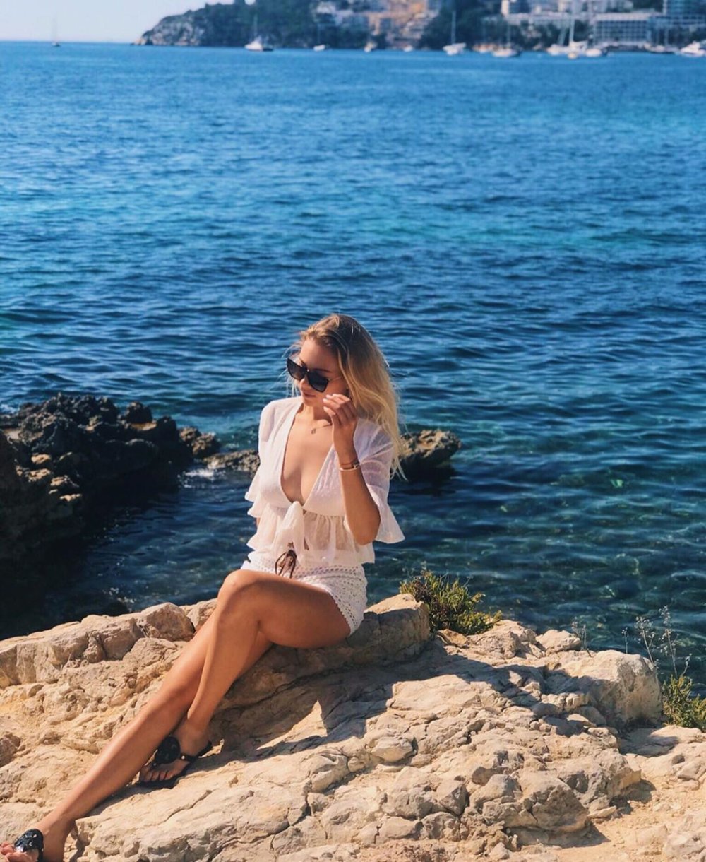 Amanda Anisimova Hot