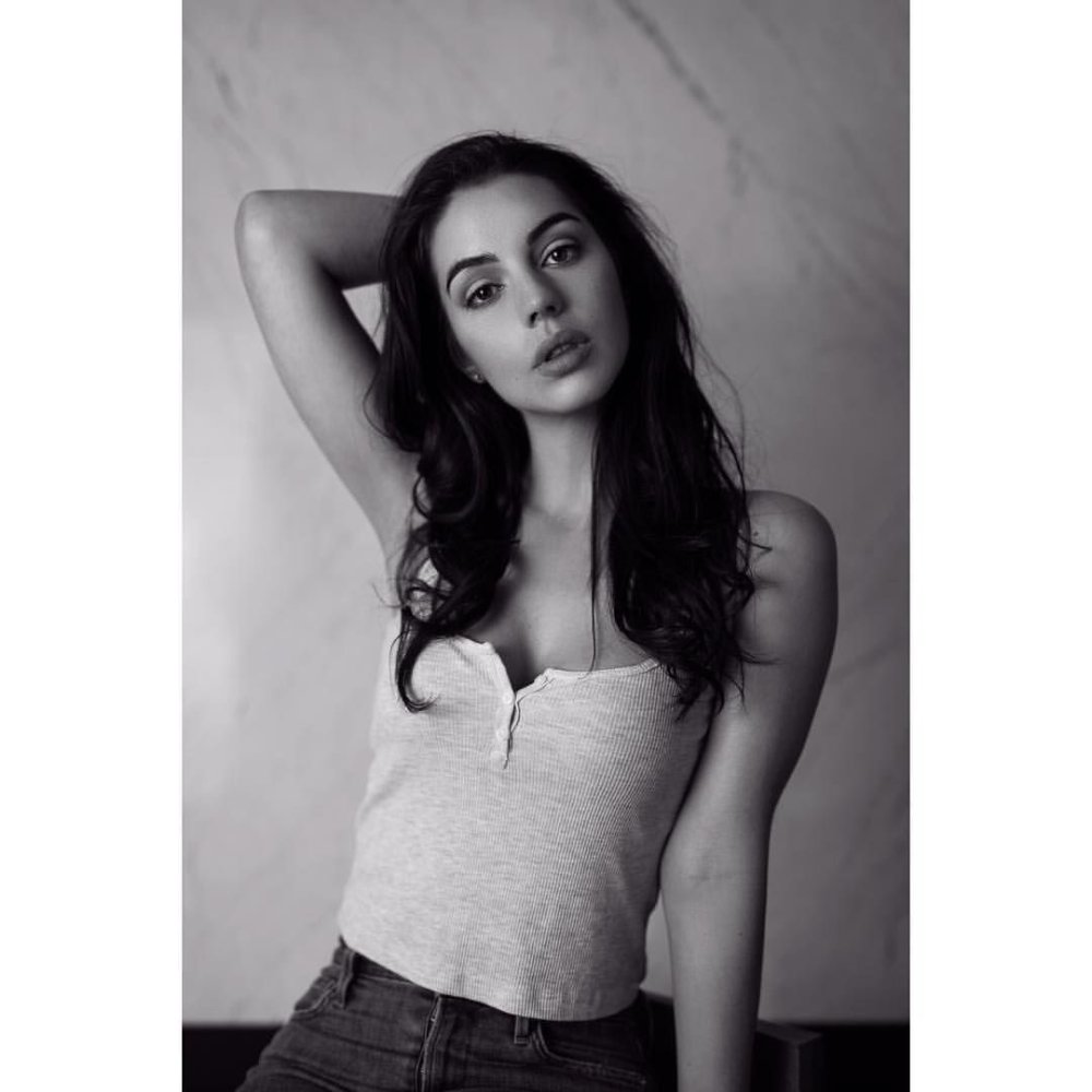 Adelaide Kane and Rachel Scarsten kissed