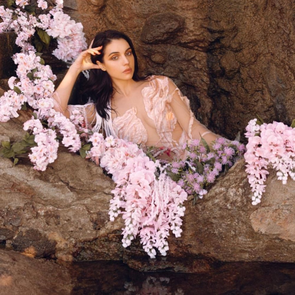 Adelaide Kane Hot