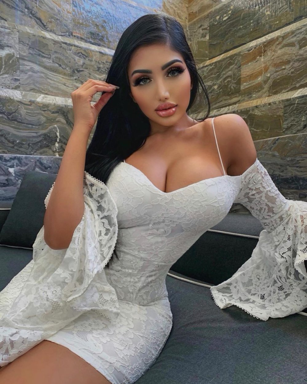 GUL BAKHARI Turkish Kardashian