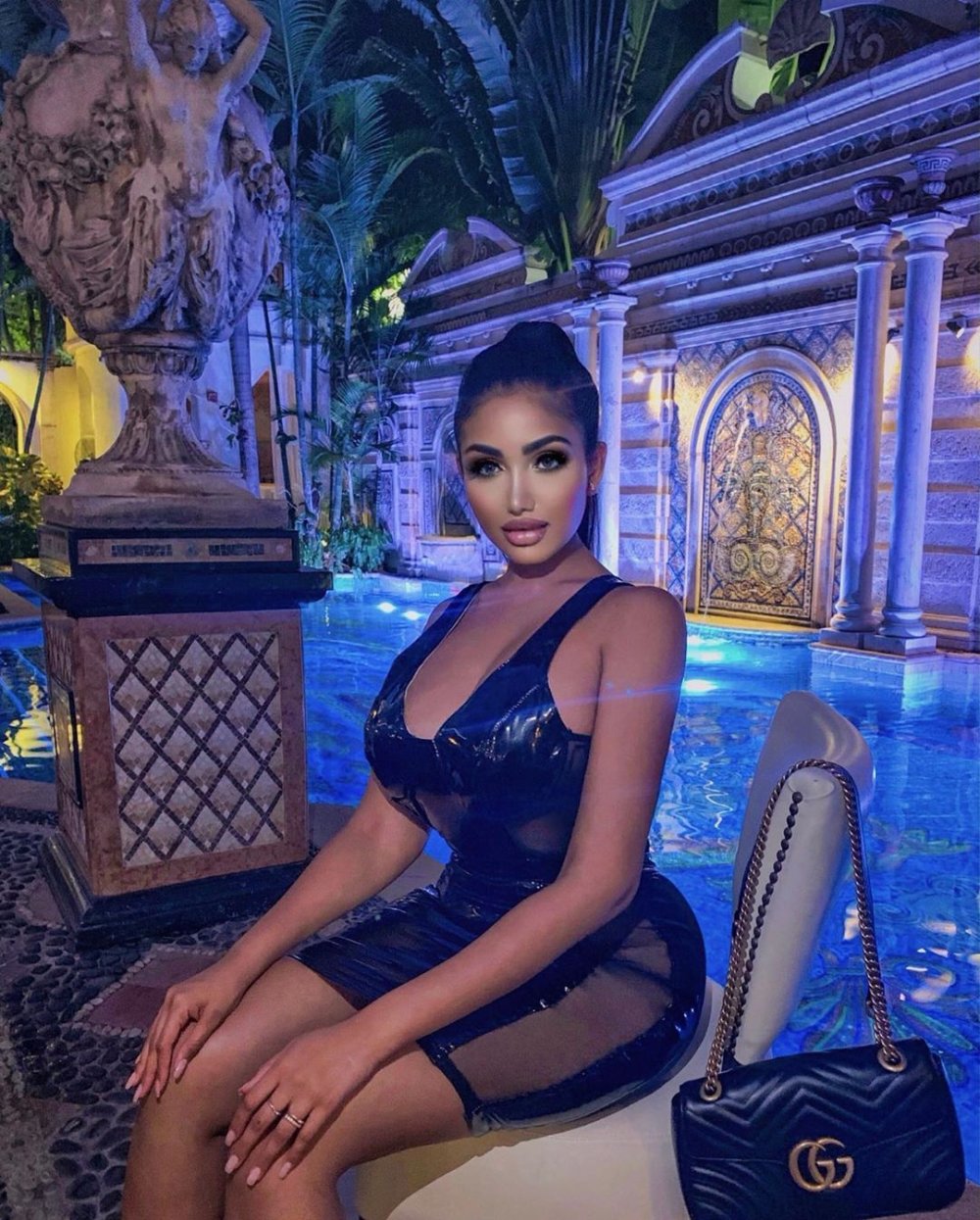 GUL BAKHARI Turkish Kim