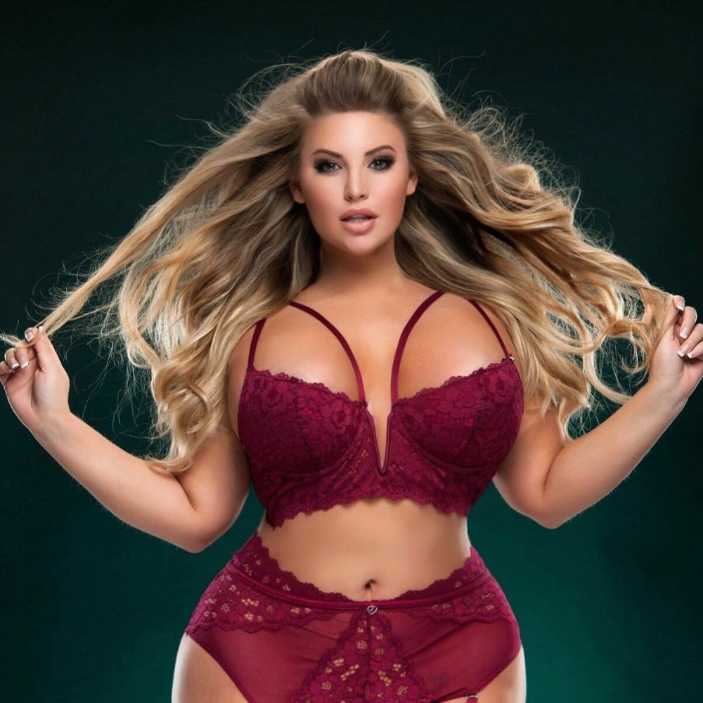 Ashley Alexis 2020