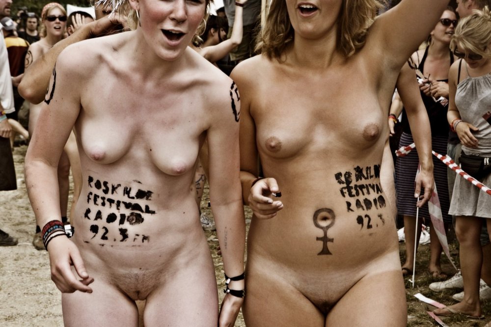 Cool naked women