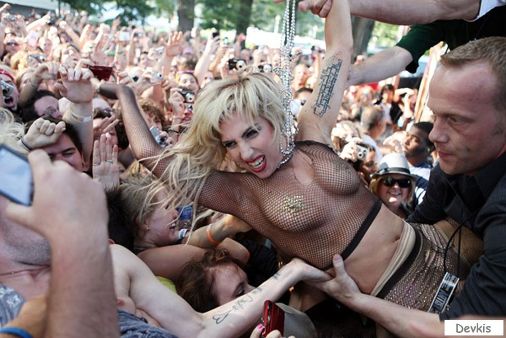 Erotic rock and roll without panties