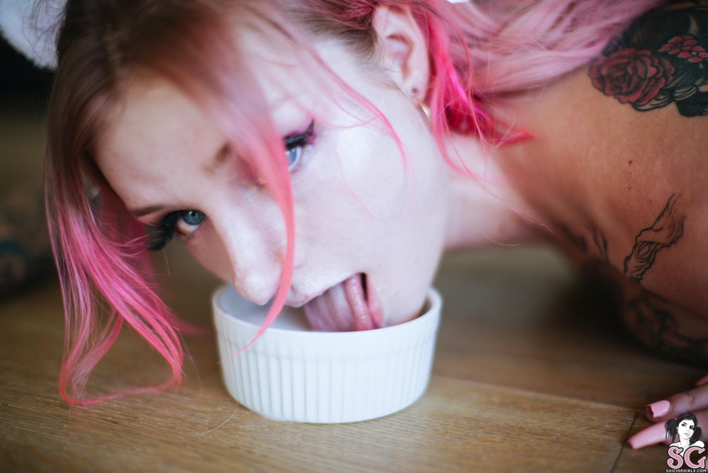 Elles Club cosplay Hinata