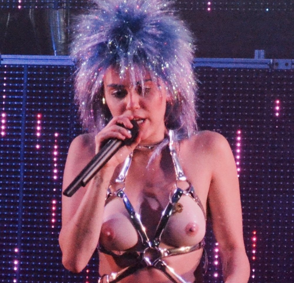 Jessica McCan concert Nude