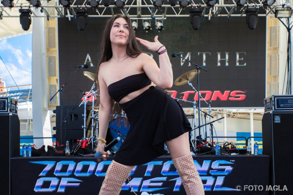 Elize Ryd in the pool