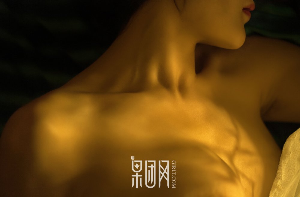 Naked women with a beautiful figure