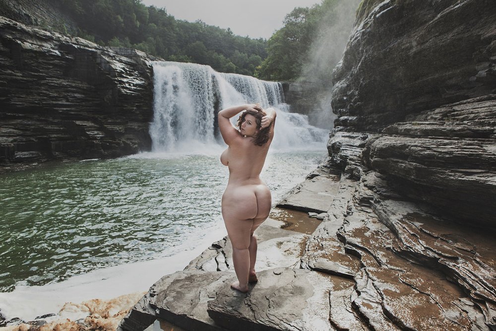London Andrews Naked 2019