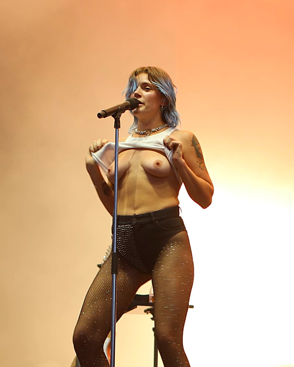 Fucking on stage rock concert