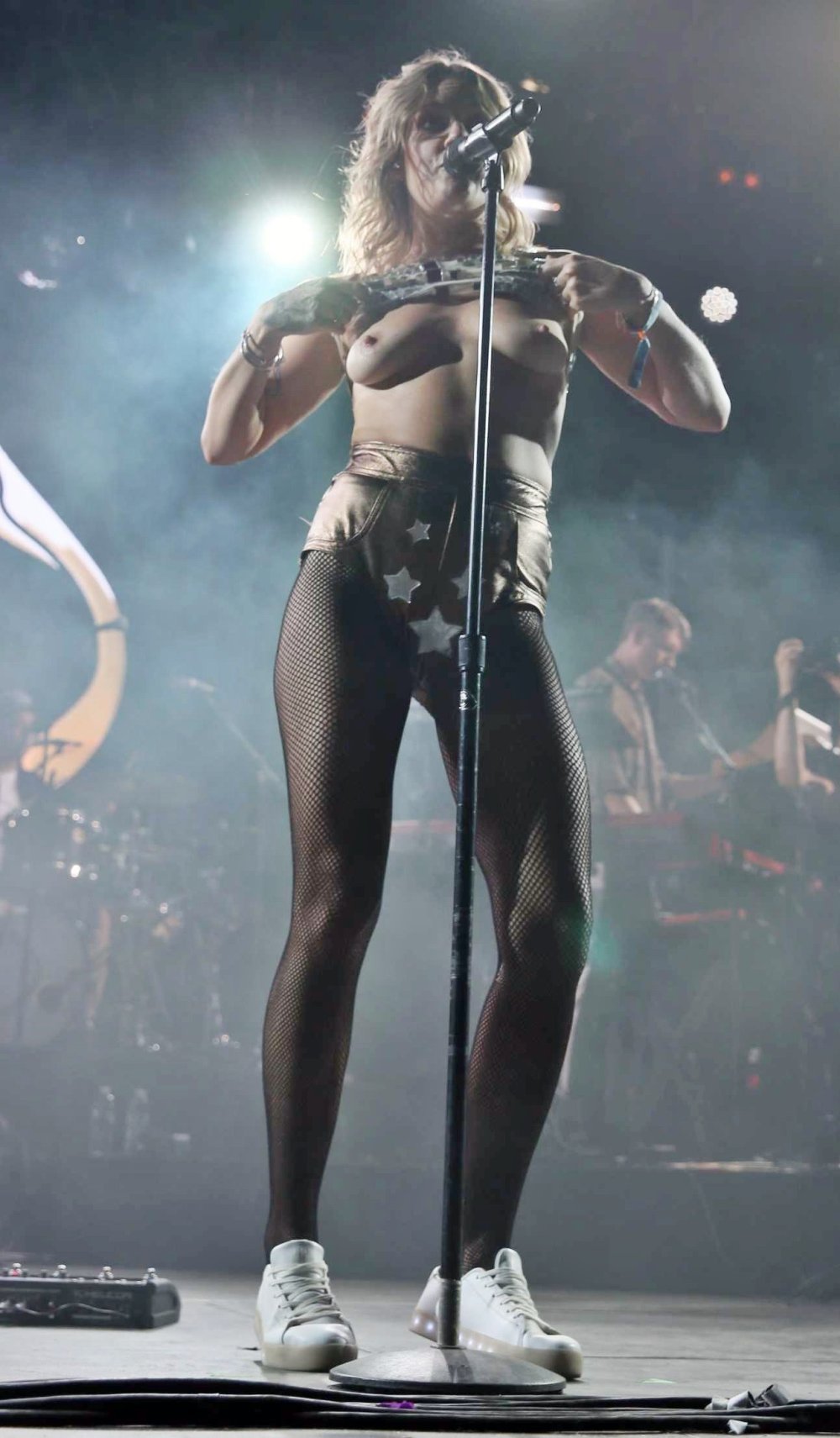 Tove LO singer 2022