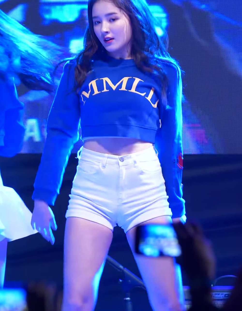 Nancy Momoland figure