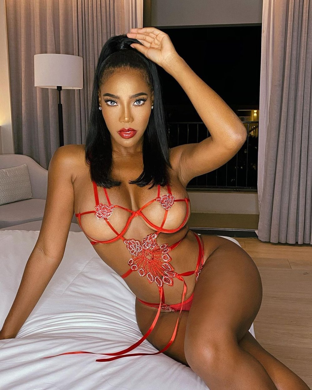 Monifa Jansen (Monifa Jansen) XXX