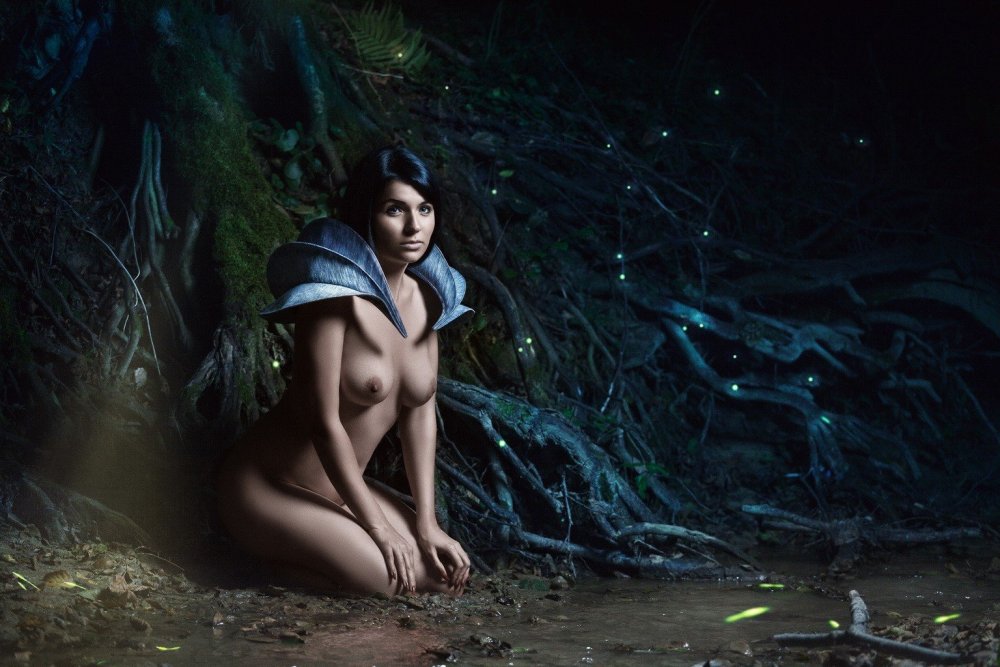 Naked women in the style of fantasy
