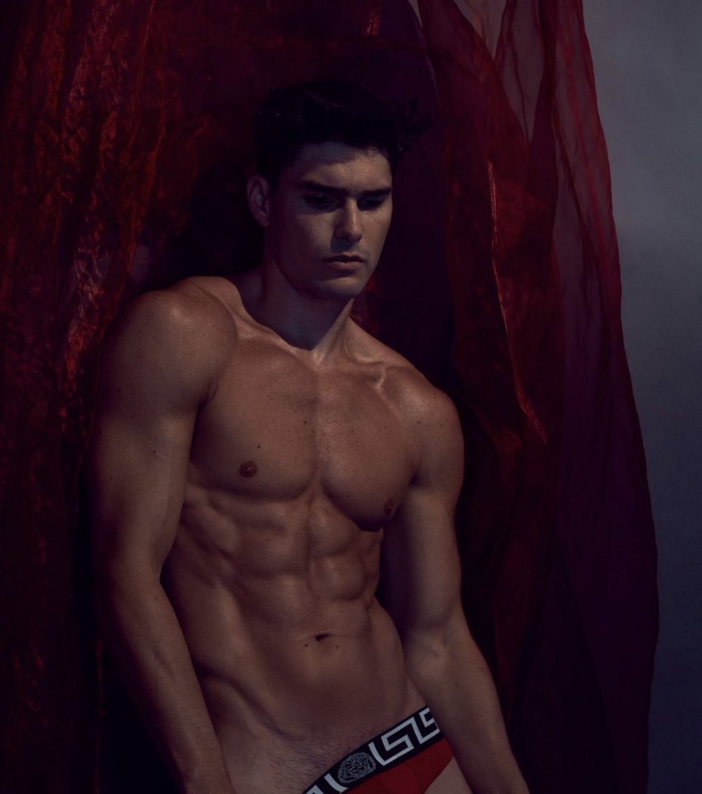 Charlie Matthews wet