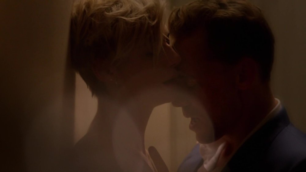 Tom Hiddleston Night Administrator bed scenes