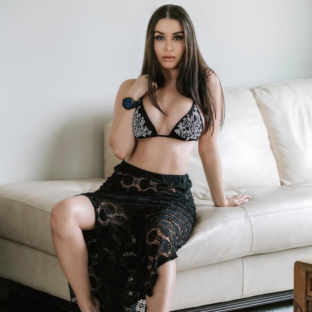 Laura Earnesty Marie