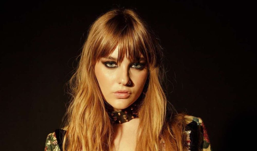 Angel Vicki Height weight