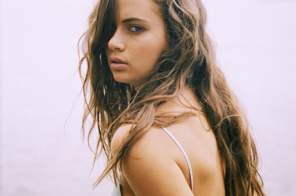 Victoria de Angelis Toples