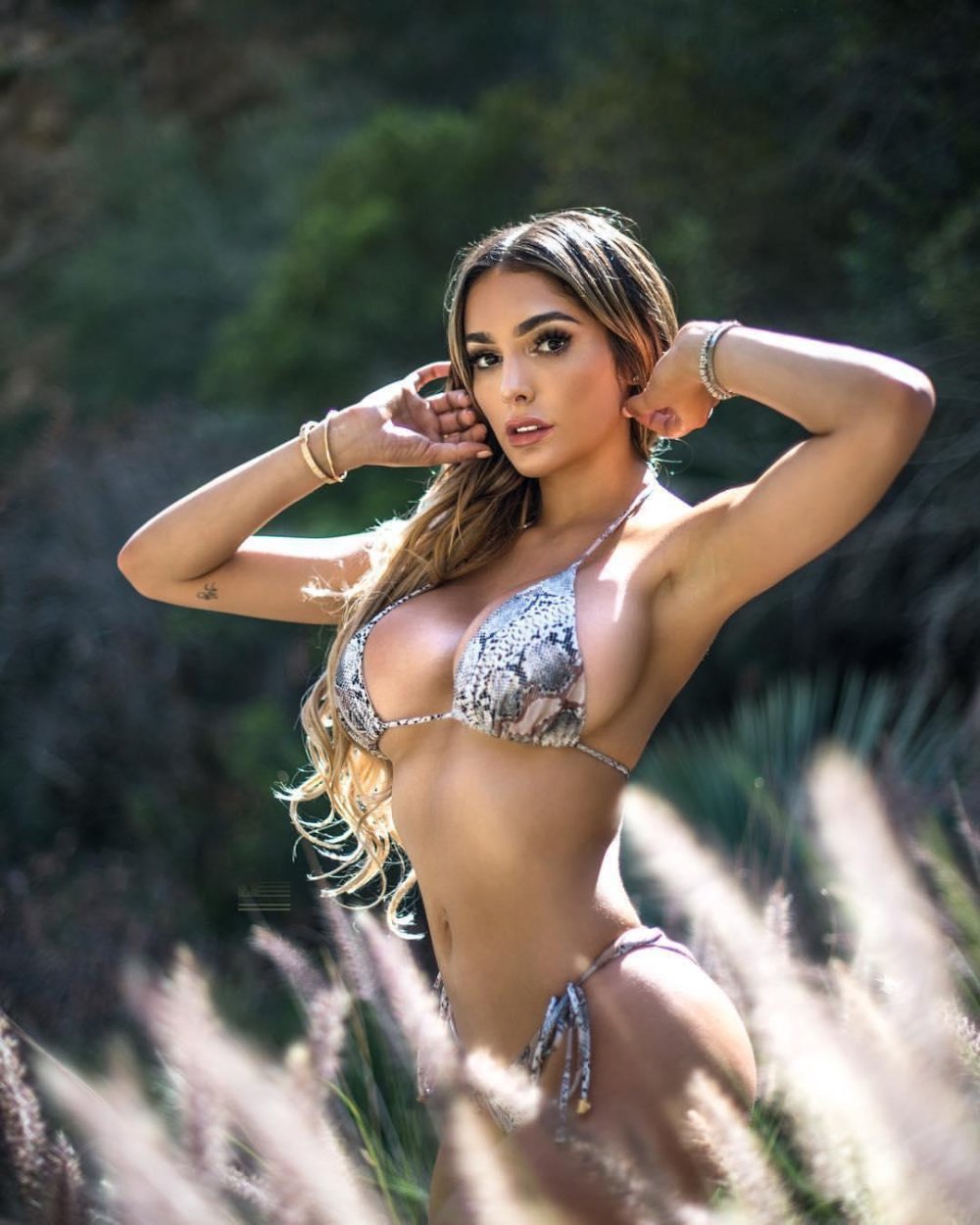 Lyna Perez (@lynaritaa)