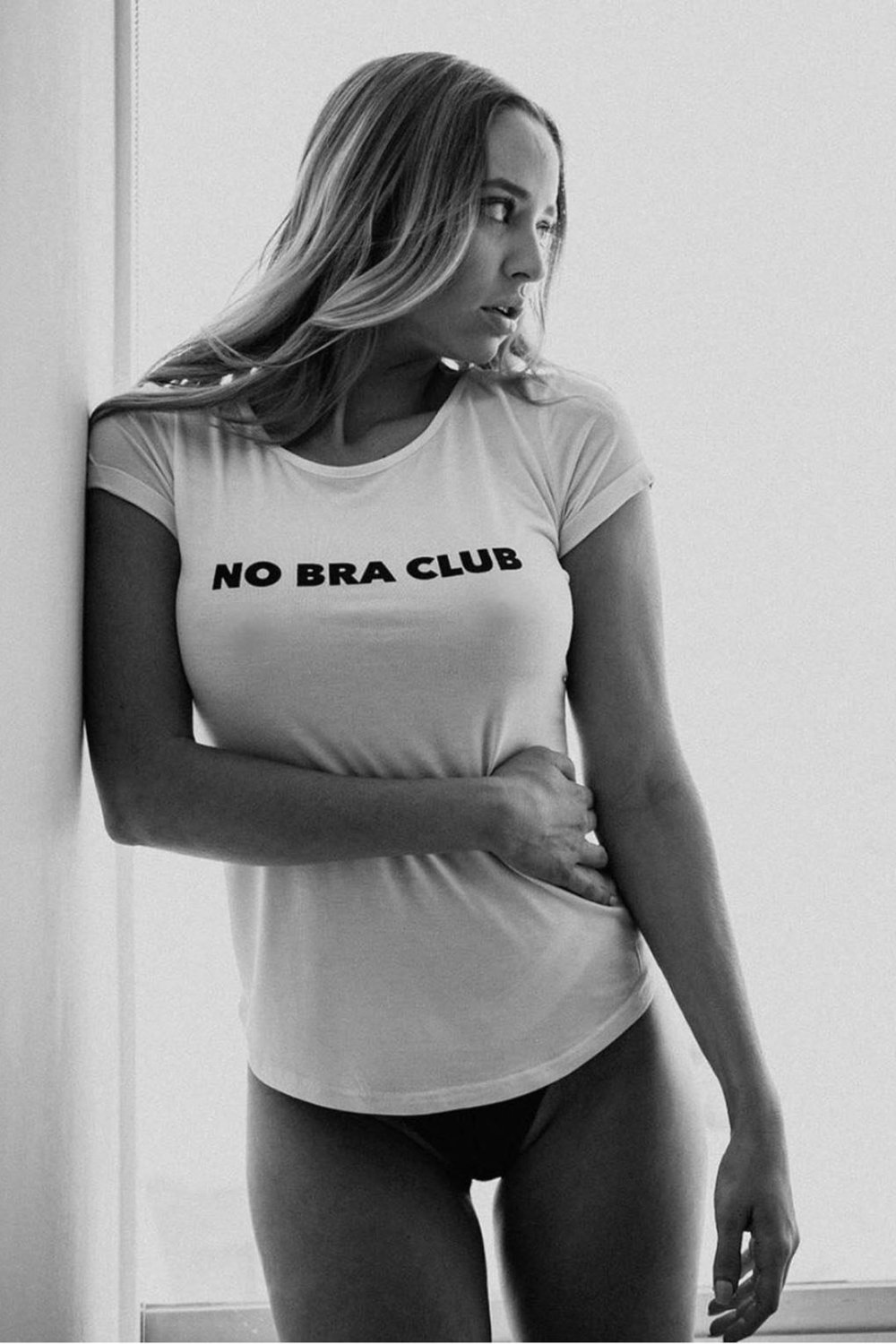 No Bra pictures