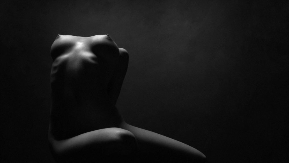 Naked women blackly white