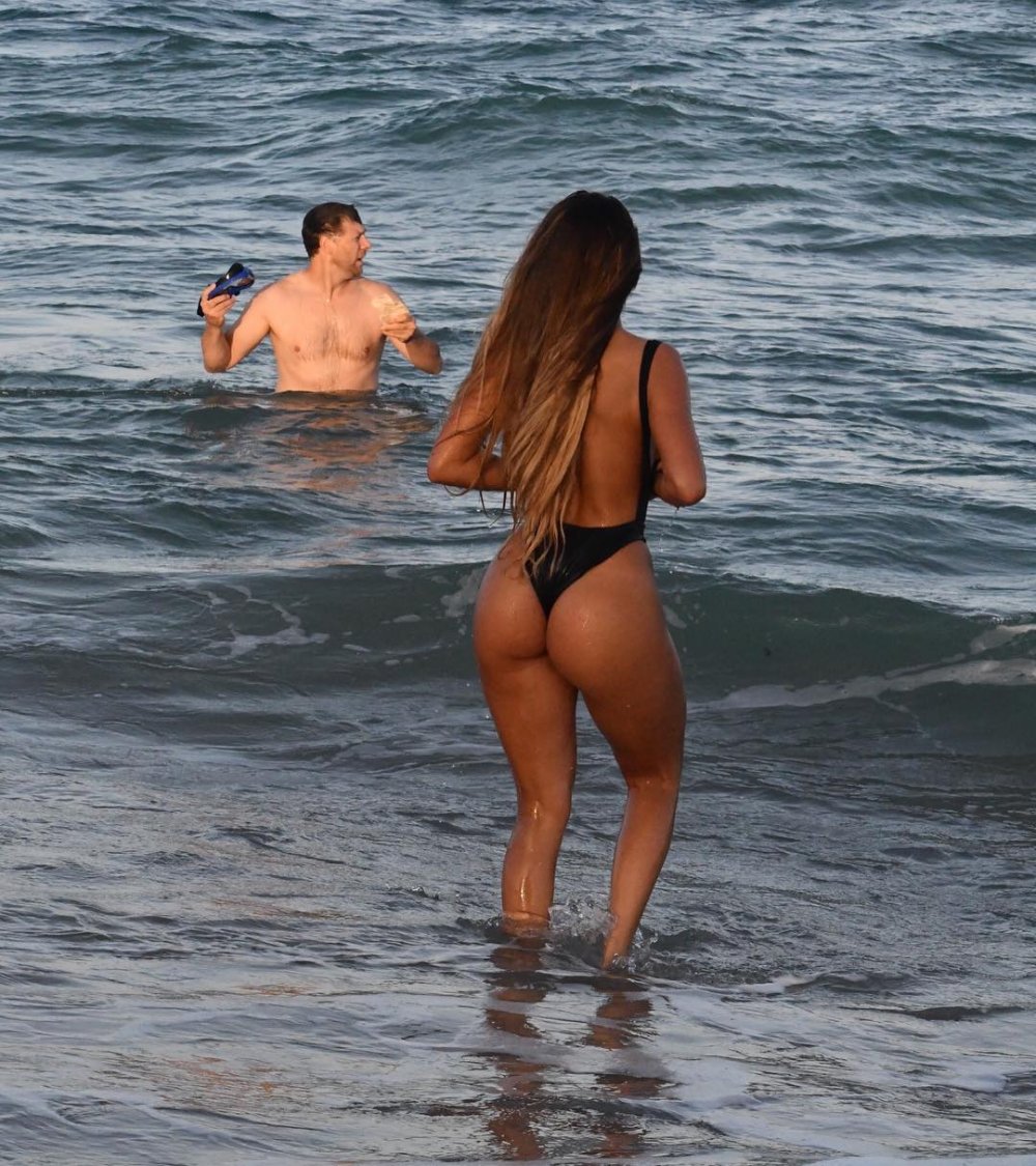 Rachel Bush legs