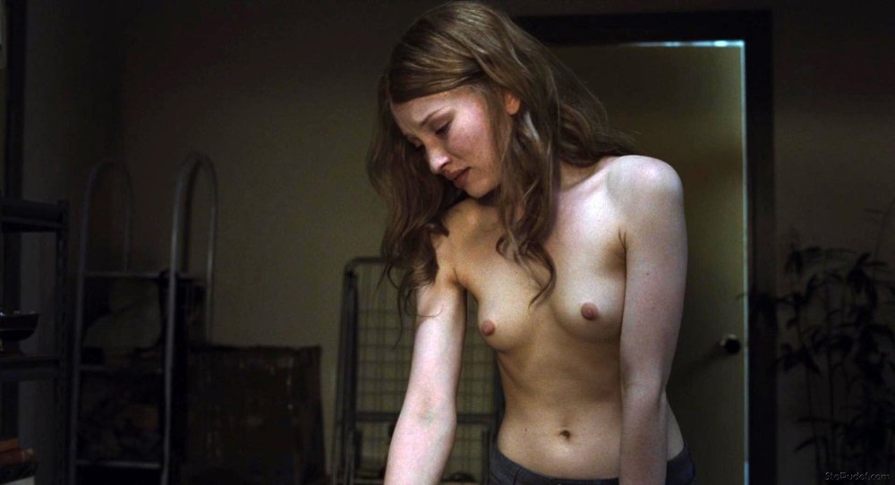 Emily Browning Body
