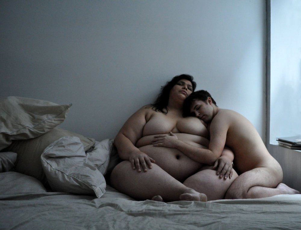 SSBBW Laini Rug on the beach naked GIF