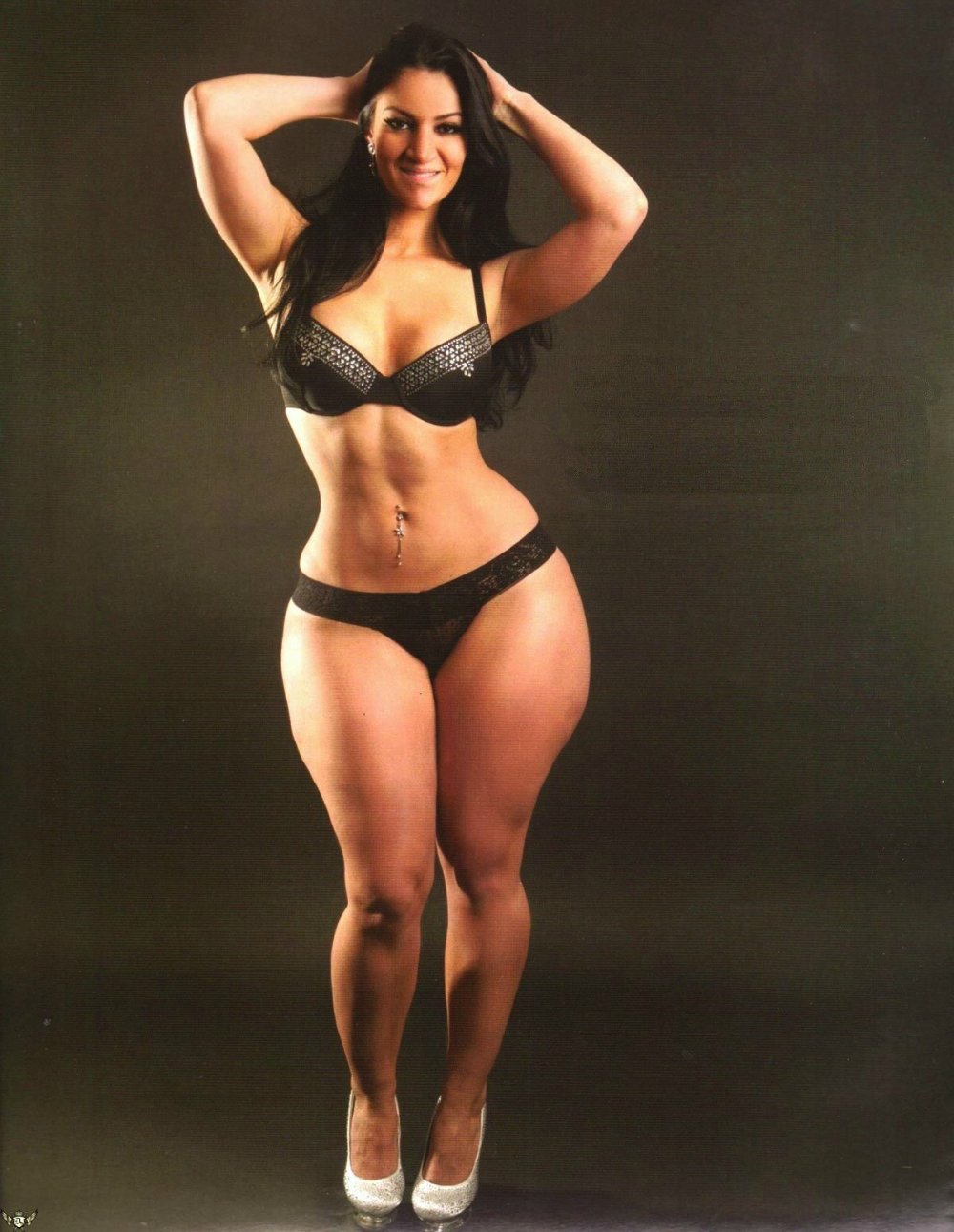 Naked women with wide hips