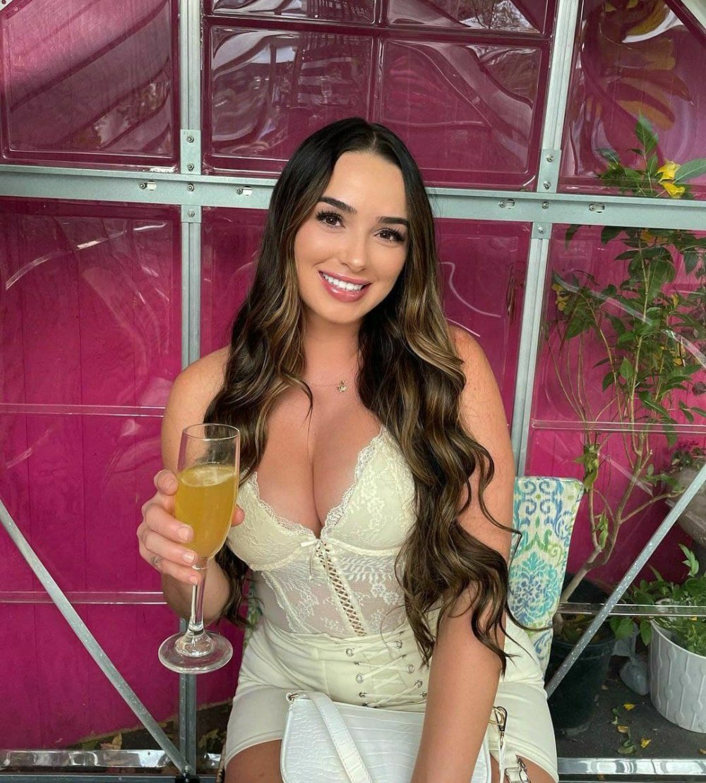 Chrissy Kurves