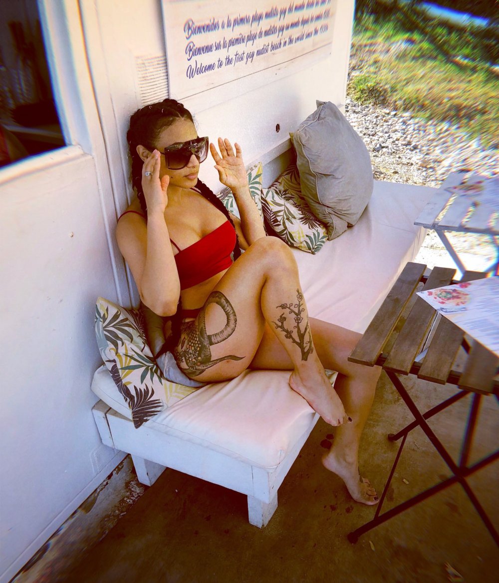 Eve Kviala is hot