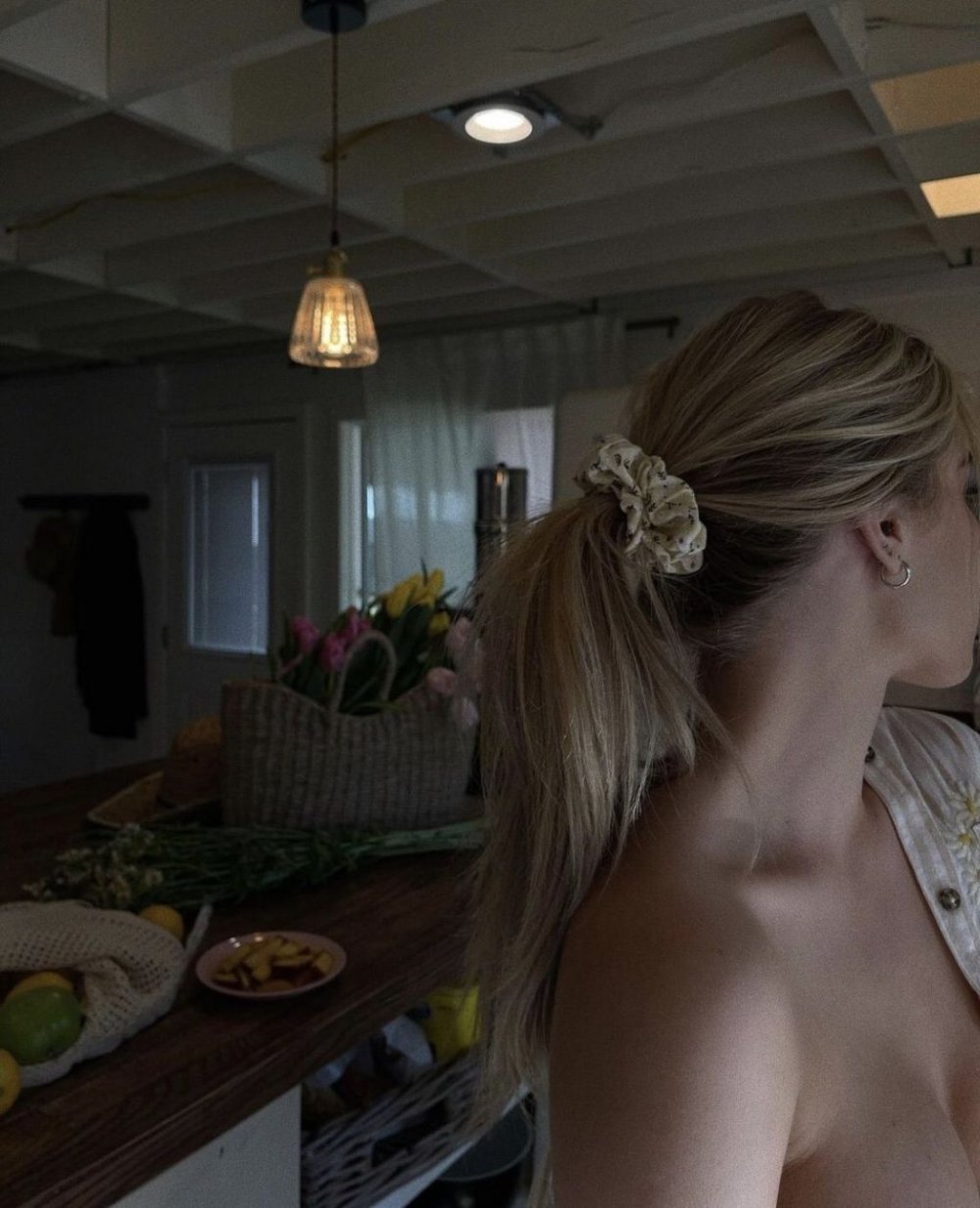 Naked Daisy Keech shows charms