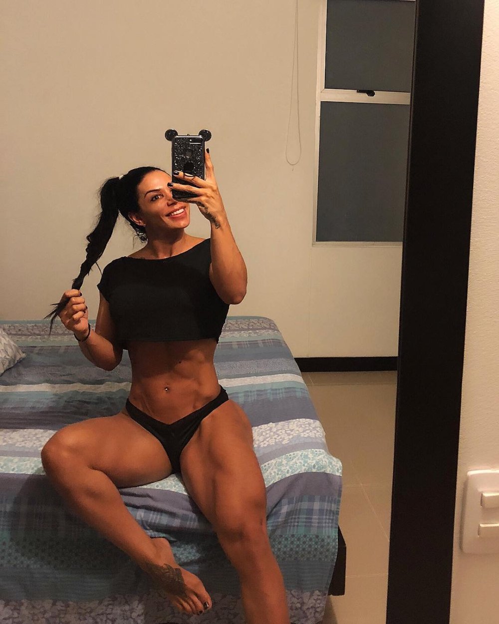 Lauren Pissziotta is naked