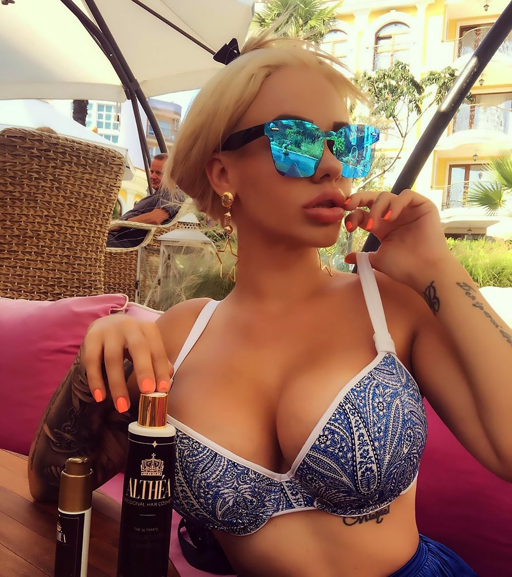 Bimbo Kasey Hill