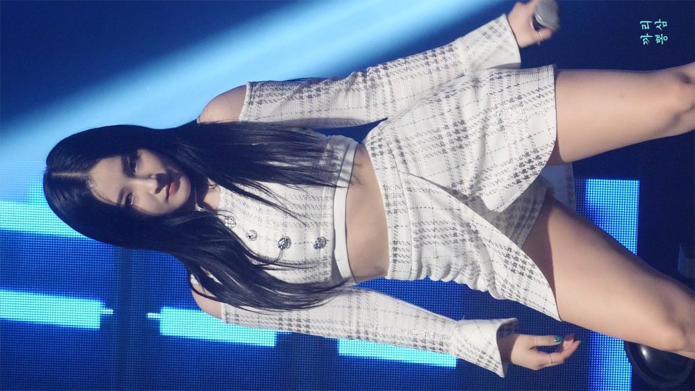 Photo of Nancy from Momoland Leaked by the Staff