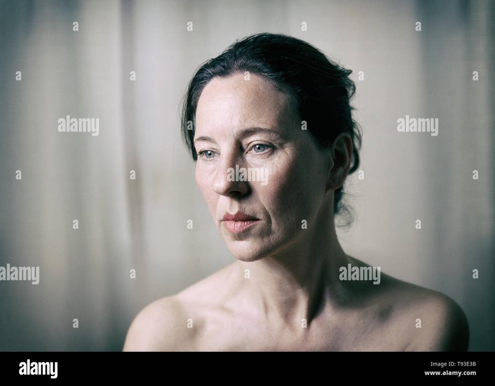 Elizabeth Herley Topless