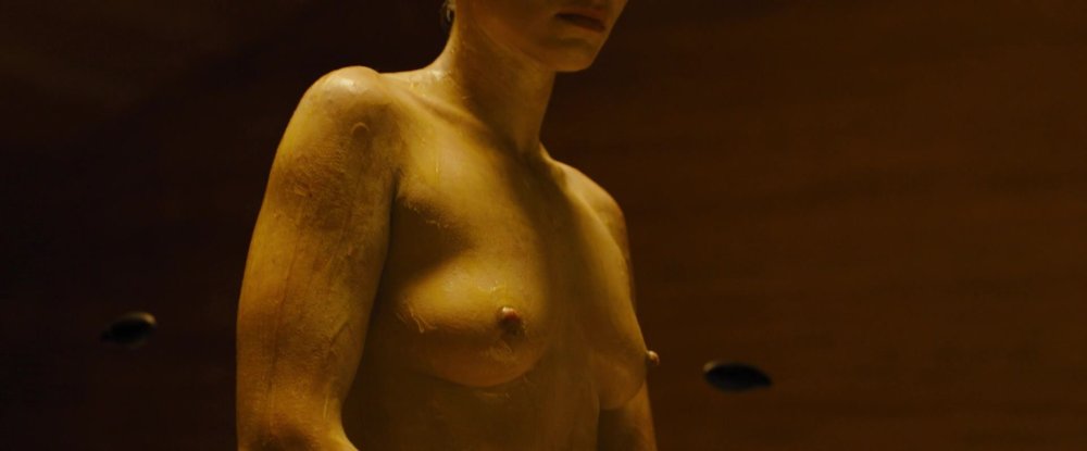 Mackenzie Davis Topless