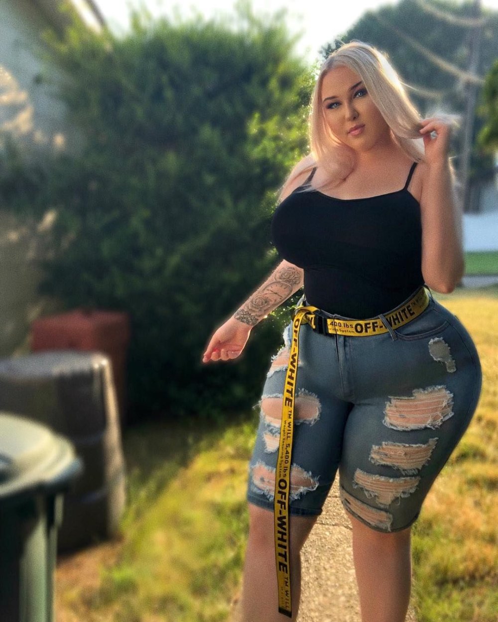 Amber Curve-Plus-Size model