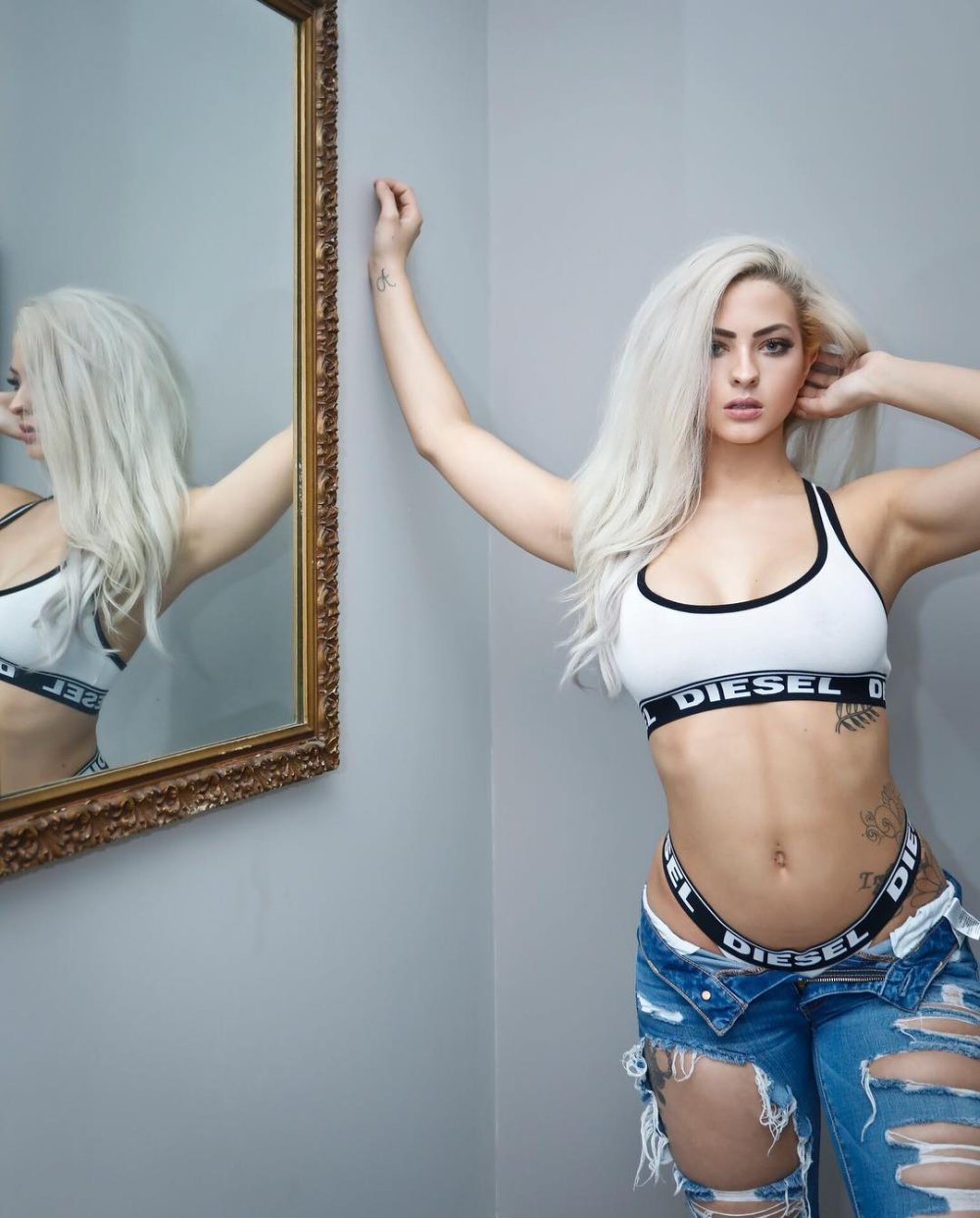 Ashley Resch Model Naked