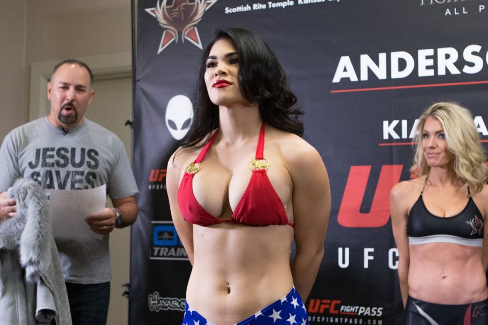 Tatyana Suarez fights