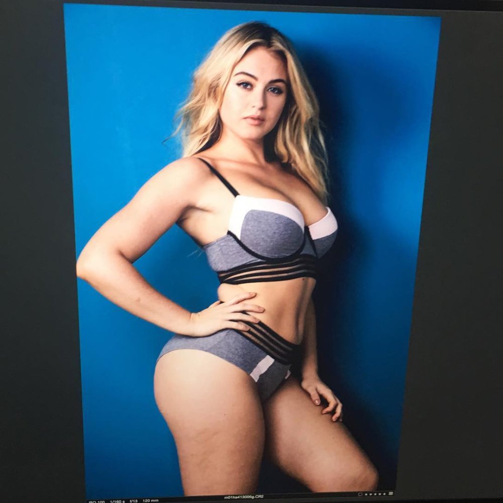 Jenny Lover in bikini