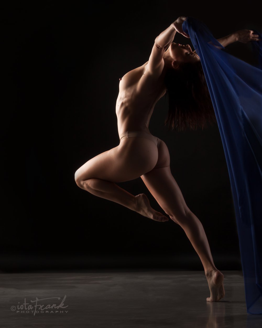 Erotic photos of dancers