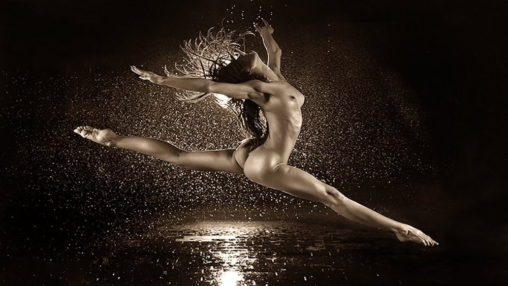 Ballerina fashion model nude