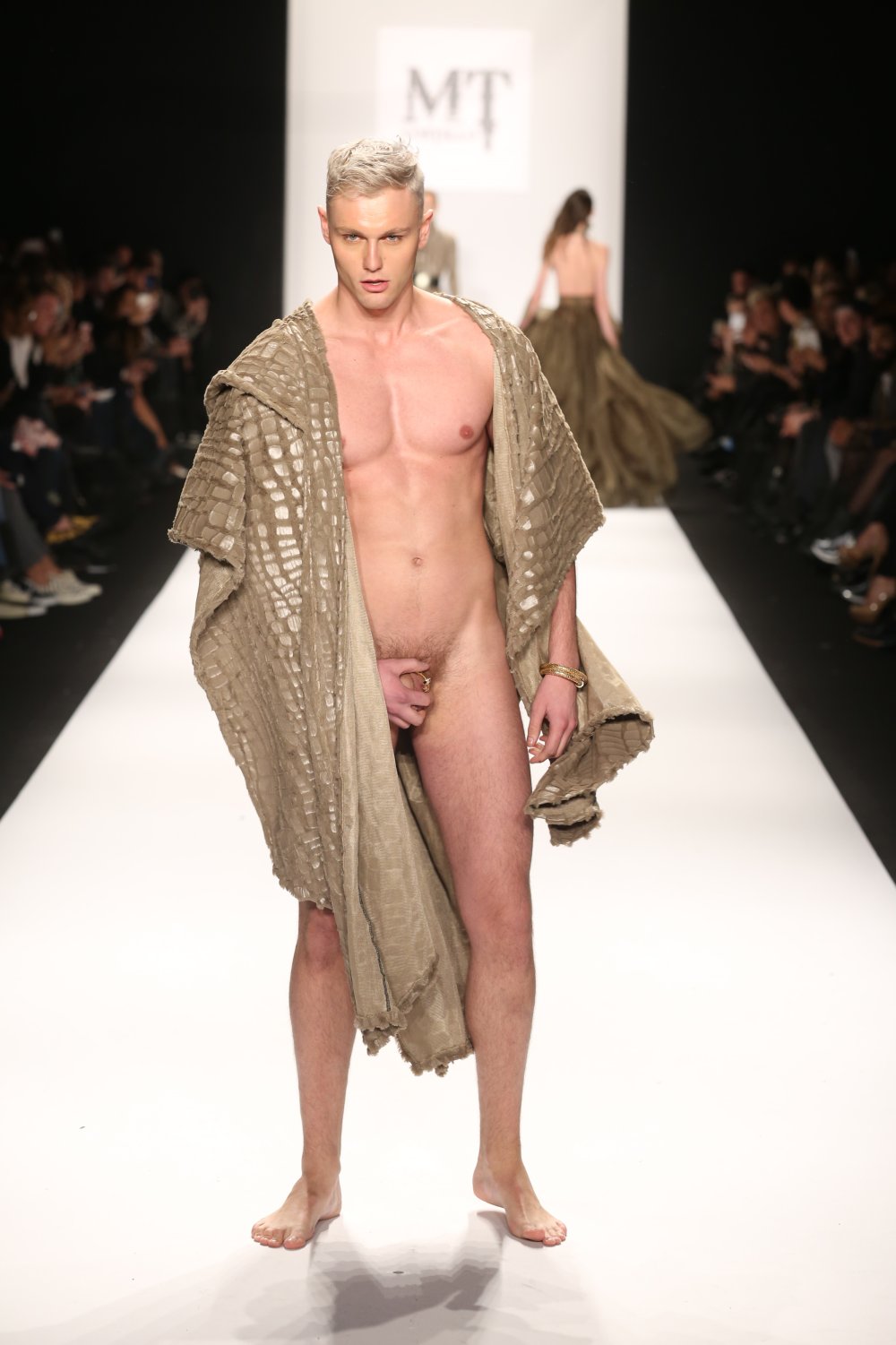 Charlie Le Minda Charlie Le NakeD