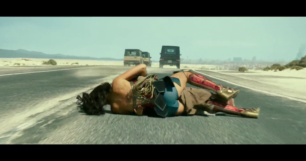 Criminal film 2016 Gal Gadot is tied to bed