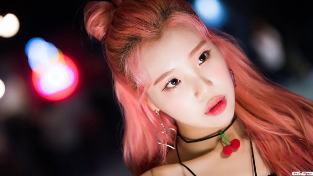 Nancy Momoland figure