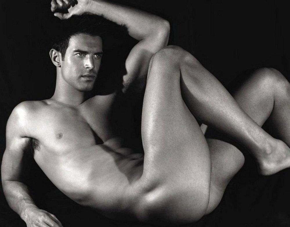 Beautiful pumped naked men