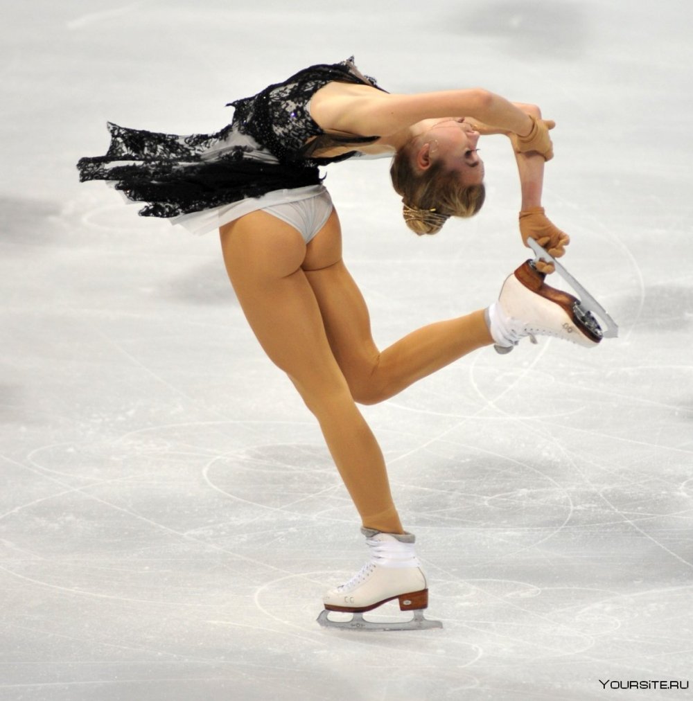 Julia Lipnitskaya and Elena Radinova in Japan