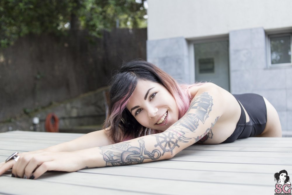 ORO & Aisline Suicide Girl